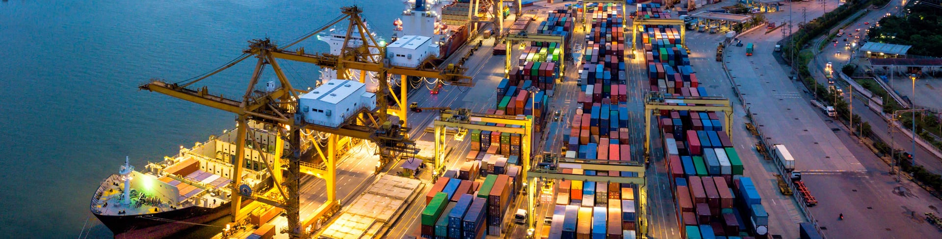 International shipping container services